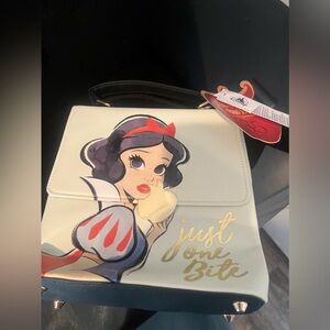 Nwt 80th Disney parks Snow White anniversary crossbody bag
